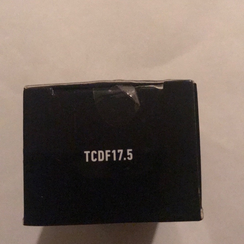Total Control Drop Foundation - Picture 5 of 6